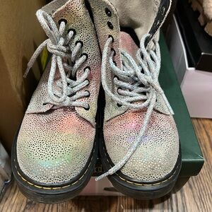 Dr. Marten Girl combat boots
1460 Pascal J Rainbow